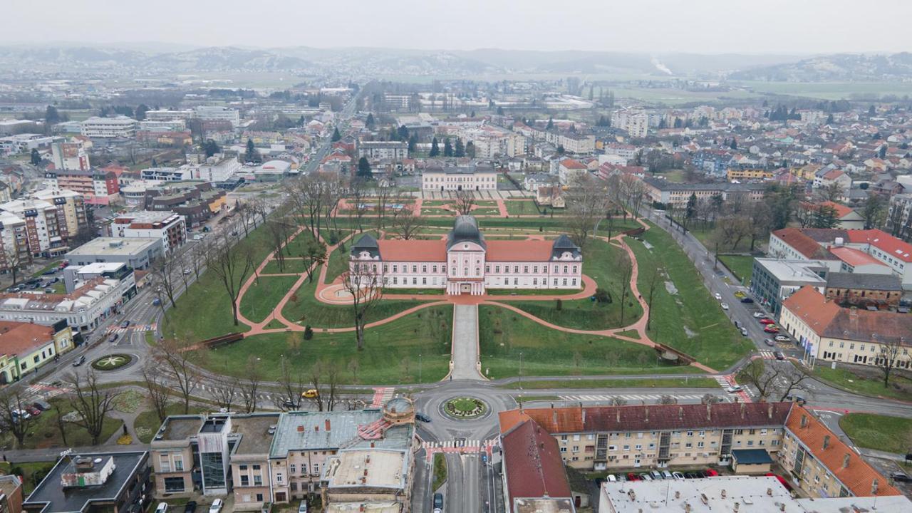 Apartmani Mozart-Centar Virovitica Bagian luar foto